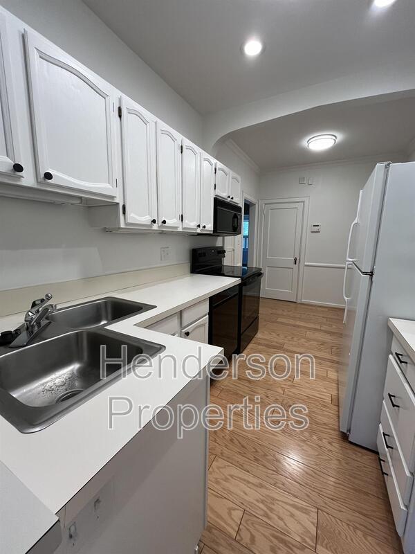 Foto del edificio - 418 Fenton Pl