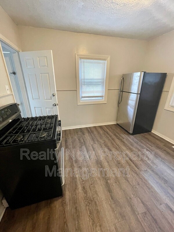 Foto del edificio - 2231 W 104th St