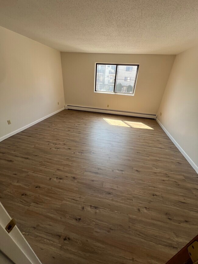 Foto del edificio - 6 Carriage Hill Rd