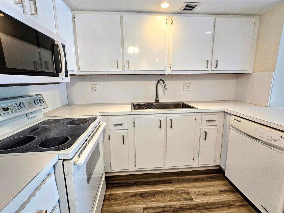 Foto principal - 1101 River Reach Dr