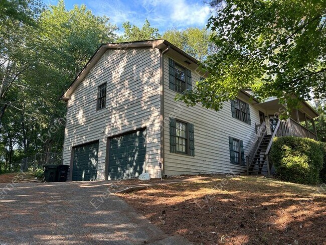 Foto del edificio - 2699 Raven Trail NE