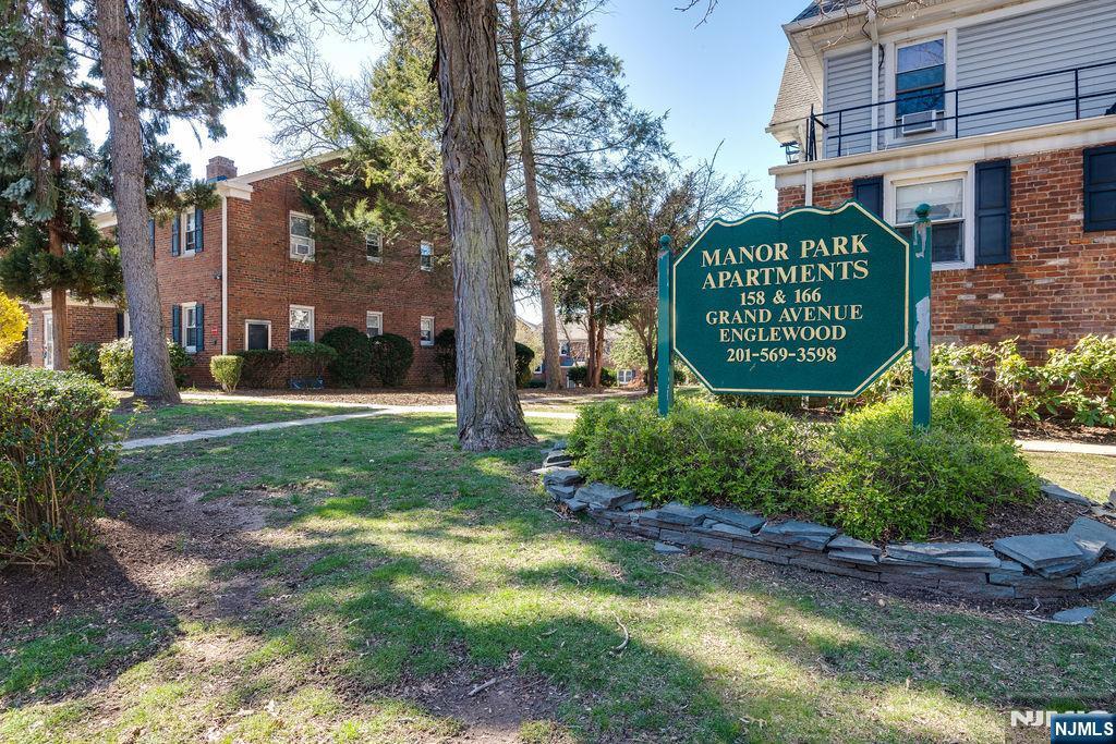 Foto principal - 166 Grand Ave