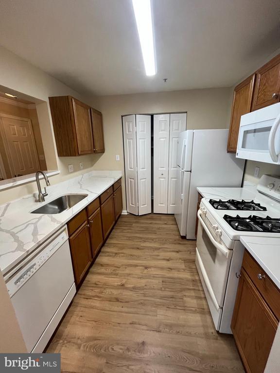 Building Photo - 8103 Lacy Dr