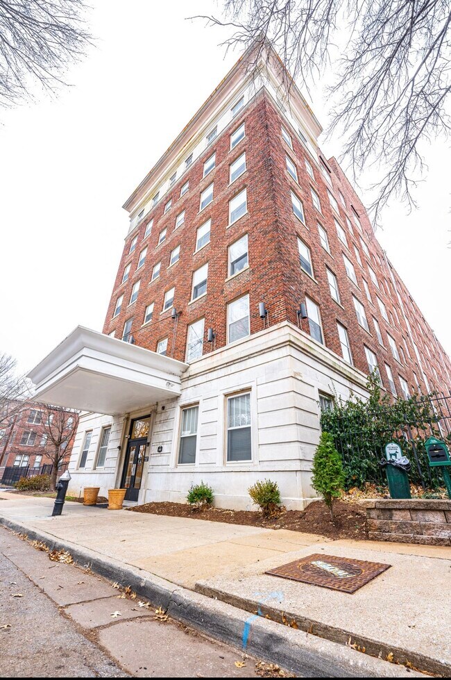 Foto del edificio - 527 Clara Ave