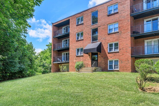 Building Photo - Groton Towers