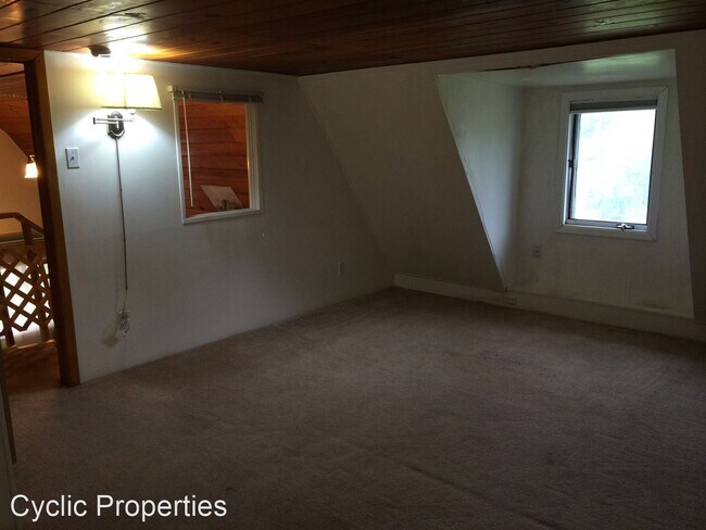 Building Photo - 2 br, 1 bath House - 2491 Badger