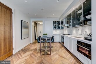 Building Photo - 300 International Drive