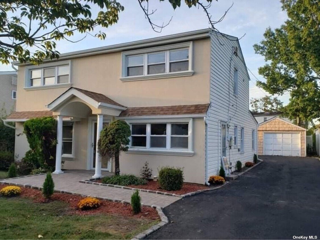 12 Walter Ave, Hicksville, NY 11801 House Rental in Hicksville, NY