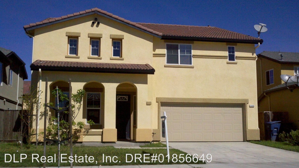 Primary Photo - 5 br, 2.5 bath House - 2356 N Rock Creek Dr