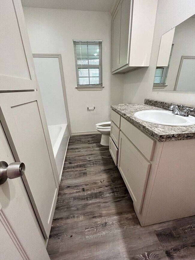 Foto del edificio - 3Bed/2Bath Home Available!