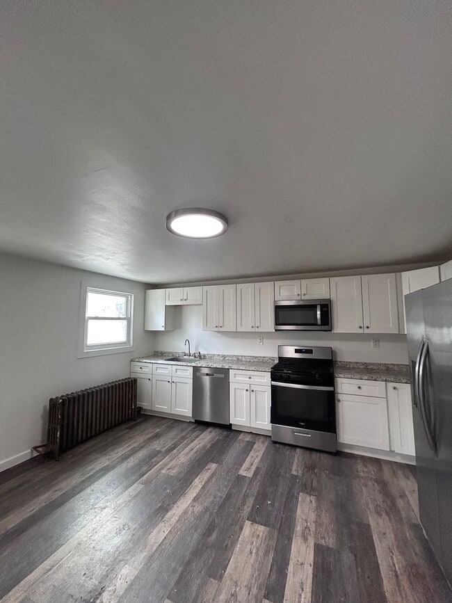 Photo - Available NOW - 2 Bedroom - Brighton Heights Area House