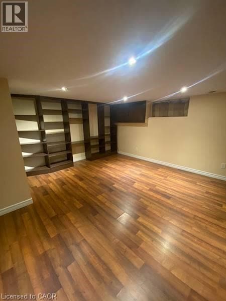 Building Photo - 5 Bruce St