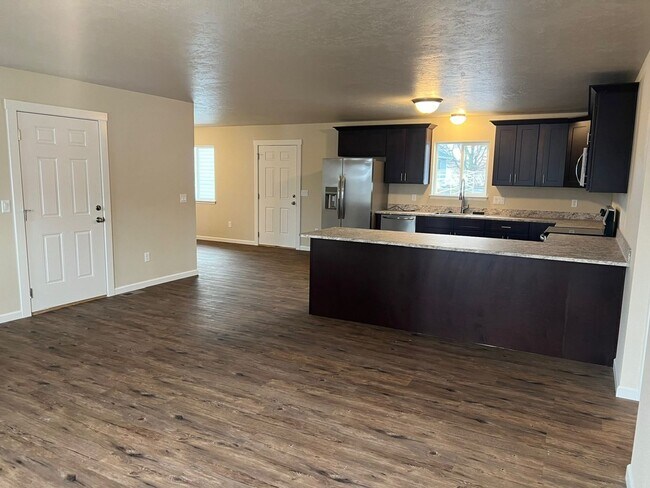 Foto del edificio - 3 Bedroom Charming Duplex