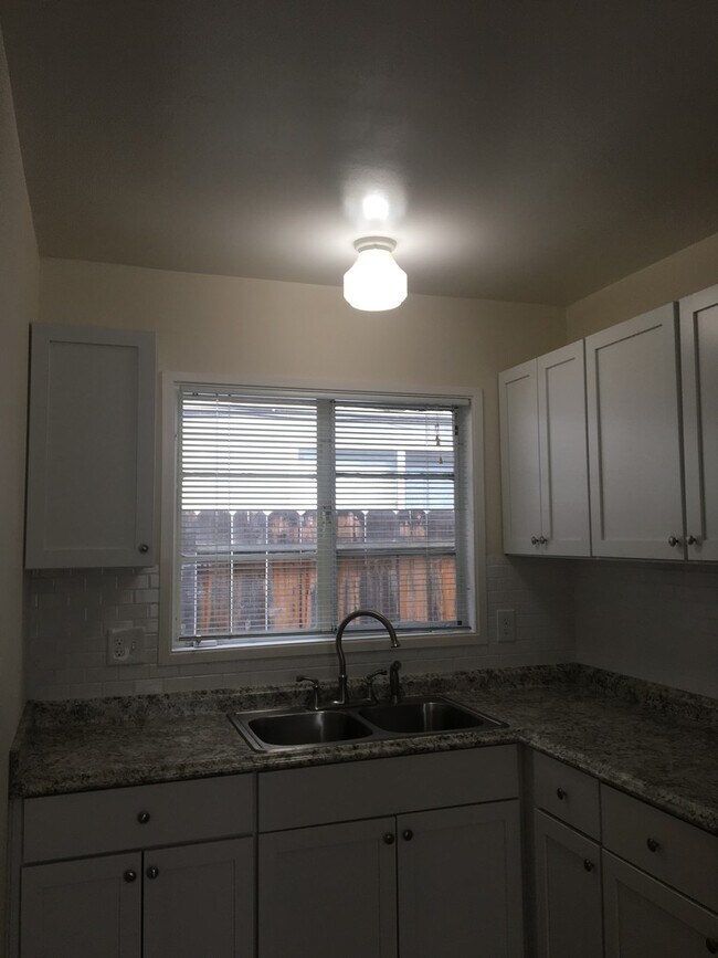 Foto del edificio - 3024 Third Ave