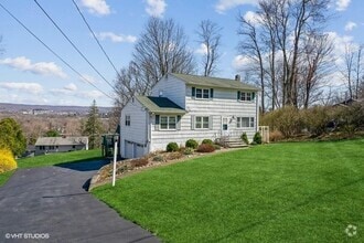 Building Photo - 126 Linden Ln