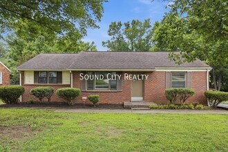 Building Photo - 2923 Dunmore Dr