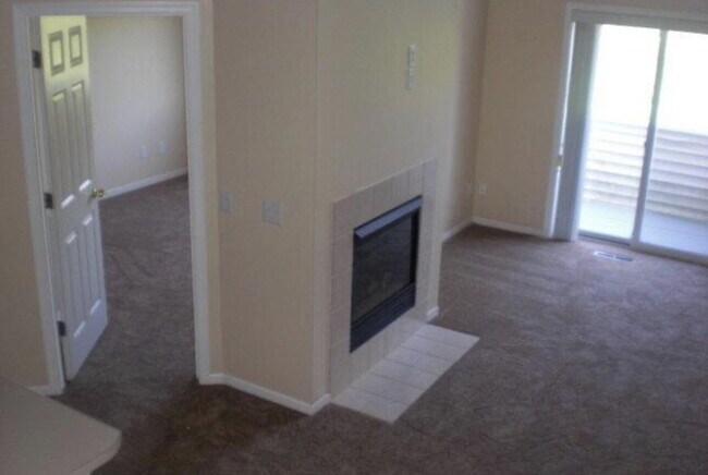 Building Photo - 608 Kingfisher Ln
