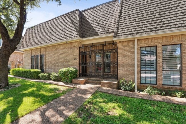 Foto del edificio - 3014 Stonehenge Ln