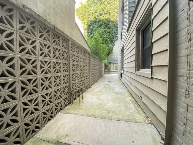 Foto del edificio - 123 W 75th St