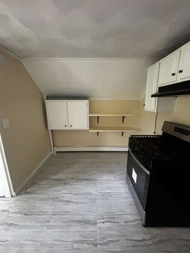 Building Photo - 37 Hotchkiss St