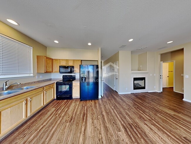 Building Photo - 5525 Kittredge St