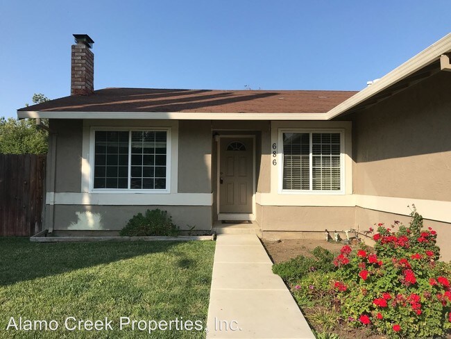 Building Photo - 4 br, 2 bath House - 686 Sereno Drive