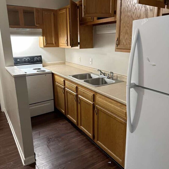 Building Photo - 5960 Erica Ct