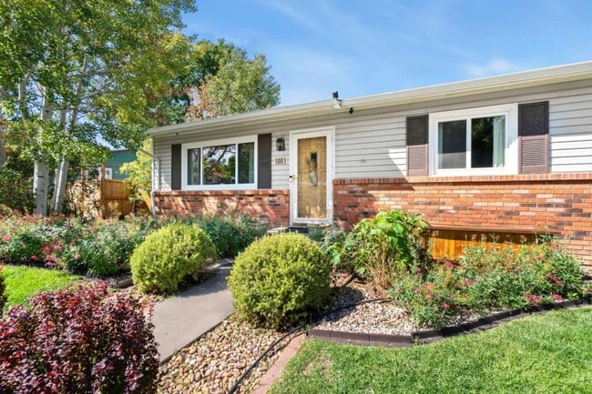 Building Photo - 1001 Ida Dr