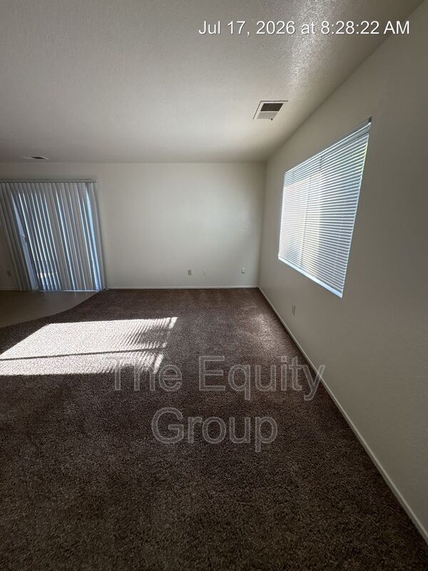 Foto del edificio - 1577 E Cross Ave