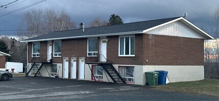 Building Photo - 11-11 Rue Godbout