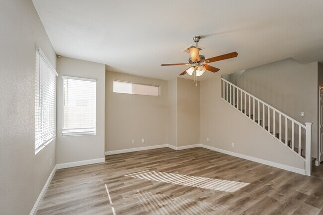 Foto del edificio - 7018 Salt Marsh Ct