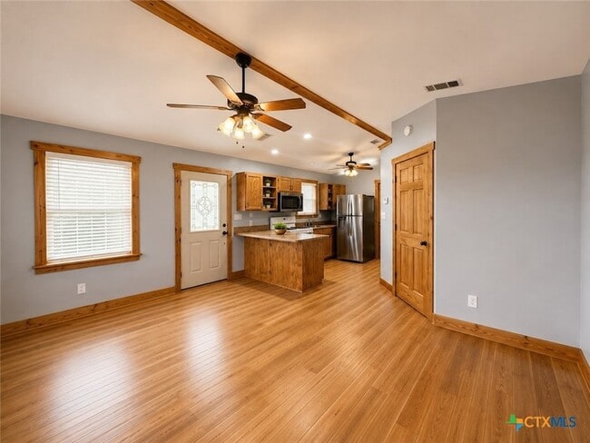 Building Photo - 2050 Tenney Creek Rd