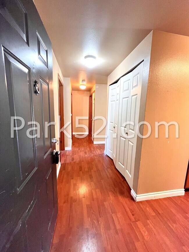 Foto del edificio - Puyallup Area 2 Bedroom 2nd Floor Apartment