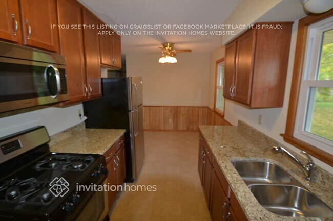 Foto del edificio - 10142 99th Pl N