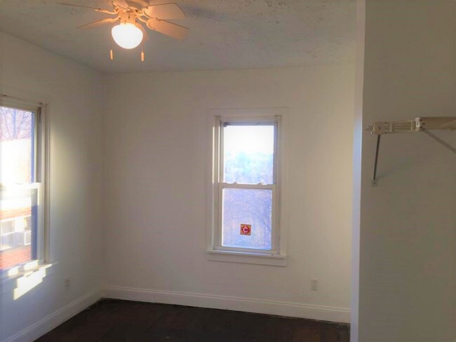 Building Photo - 1341 Oakhill St