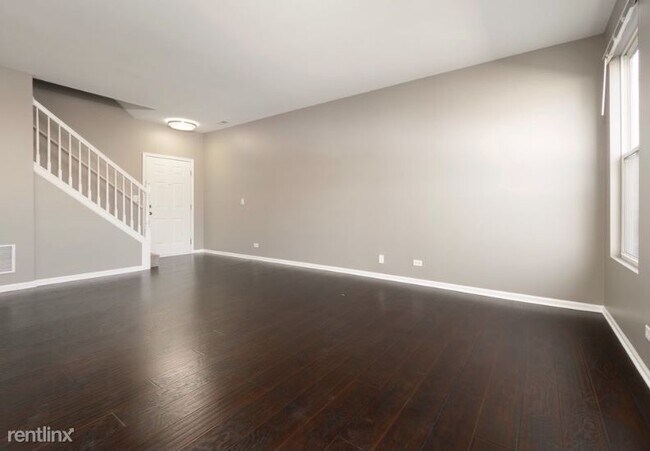 Building Photo - 4036 Blackstone Dr
