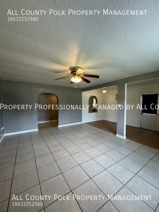 Foto del edificio - 3 Bedroom 1 Bath Home in St. Pete!