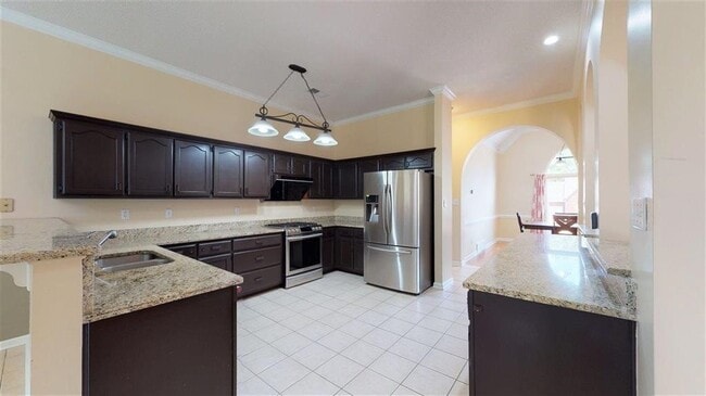 Building Photo - 605 Alexandria Dr