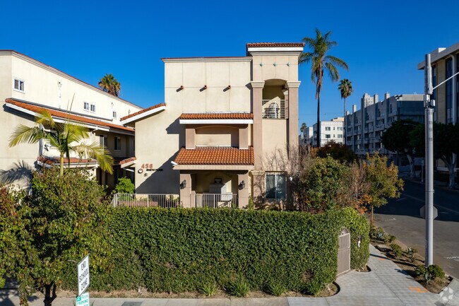 Building Photo - 456 Shatto Pl