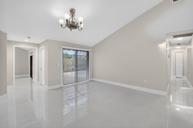 Building Photo - 9939 Boca Gardens Trail
