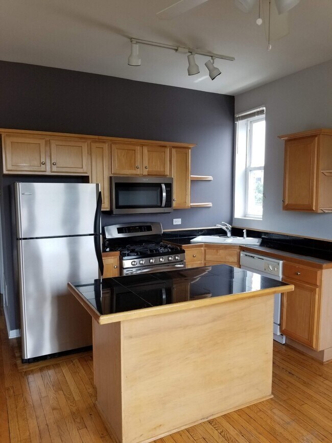 Foto del edificio - 537 N Ashland Ave