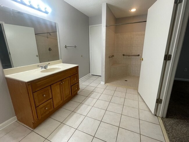 Building Photo - Southaven 4 bedrooms!