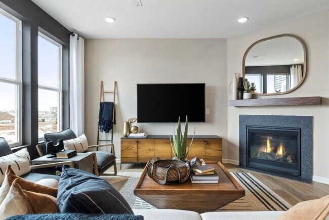 Foto del edificio - 6281 Larkspur Ln