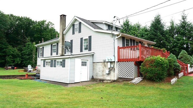 Foto del edificio - 63 Walker Valley Rd