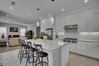 Building Photo - 54 Stetson