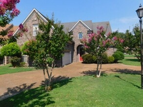 Building Photo - 6495 Cheyenne Dr