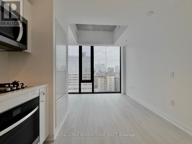 Building Photo - 195 McCaul St