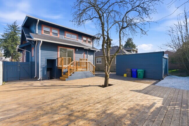 Building Photo - 2945 NE 57th Ave