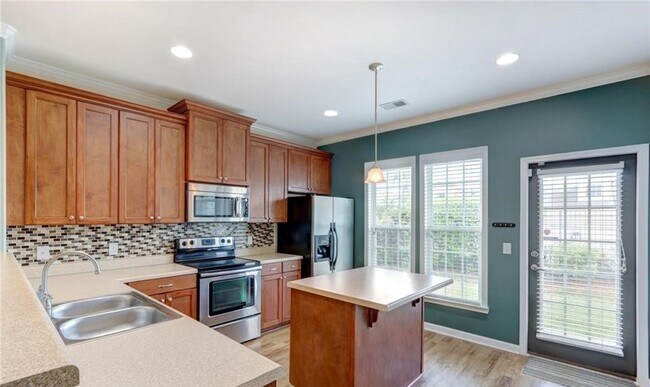 Building Photo - 139 Sonata Cir