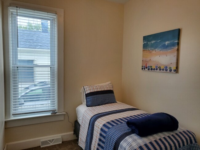 Bedroom 3 - 1614 Michigan Blvd